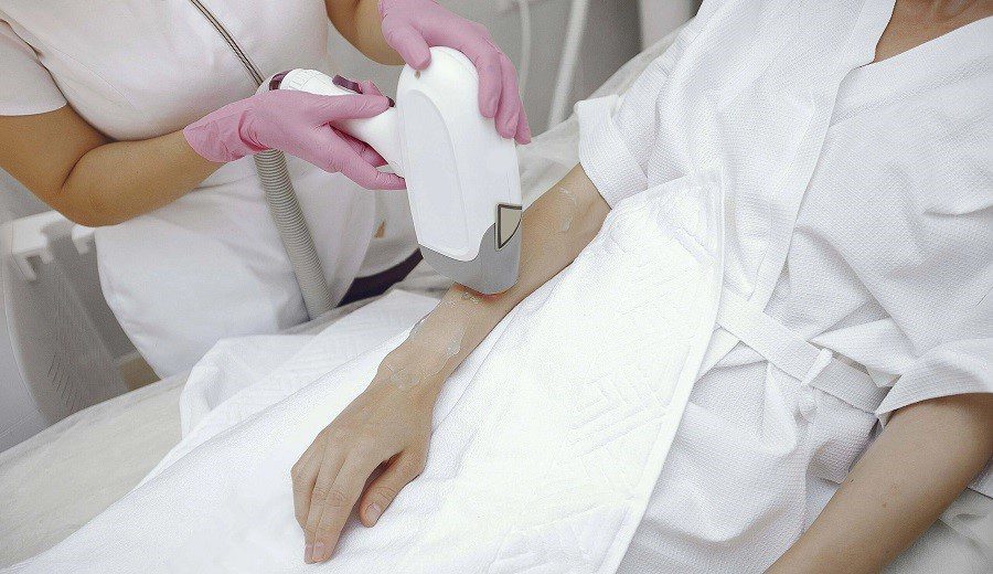 مزایای لیزر موهای زائد کل بدن|لیزر دست